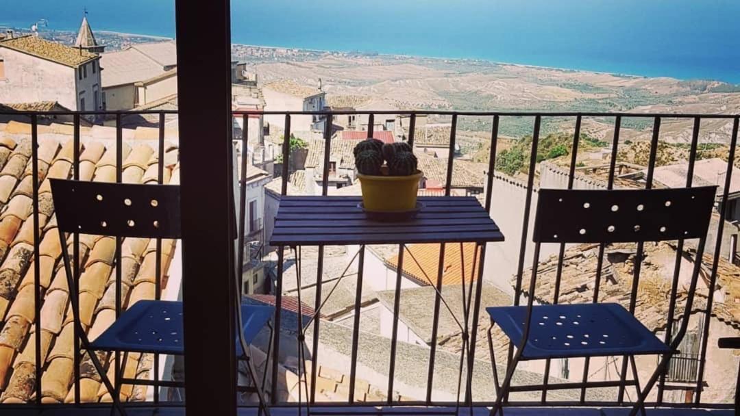 Perla Del Borgo Appartamenti ซานตาการเตรินา เดลโล โยนิโอ ภายนอก รูปภาพ