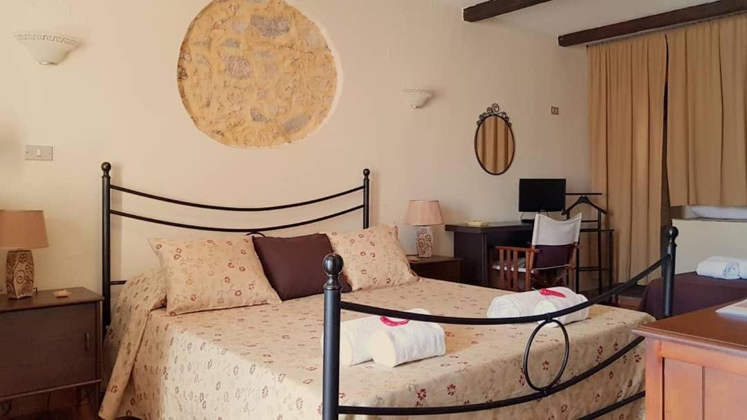 Perla Del Borgo Appartamenti ซานตาการเตรินา เดลโล โยนิโอ ภายนอก รูปภาพ
