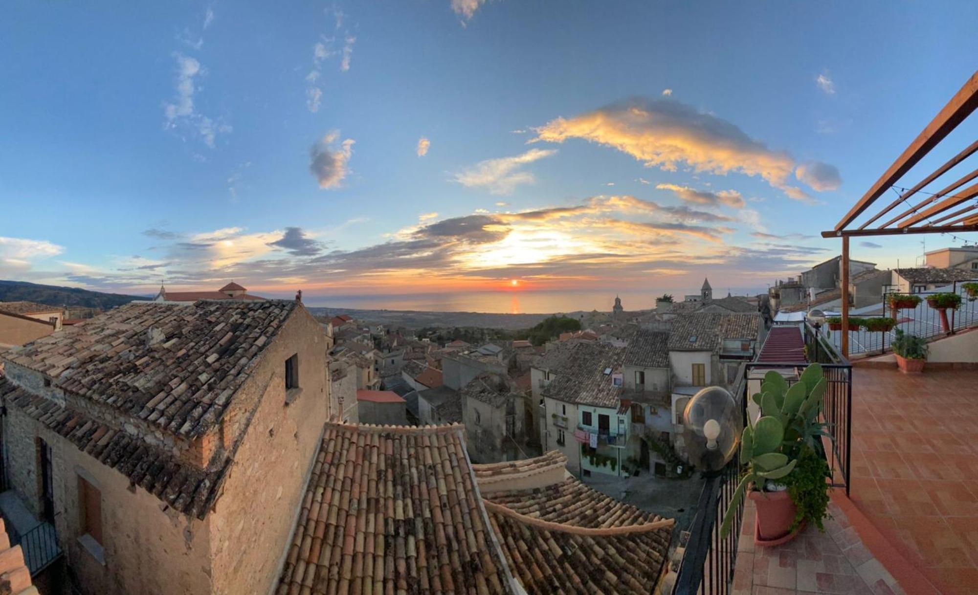 Perla Del Borgo Appartamenti ซานตาการเตรินา เดลโล โยนิโอ ภายนอก รูปภาพ